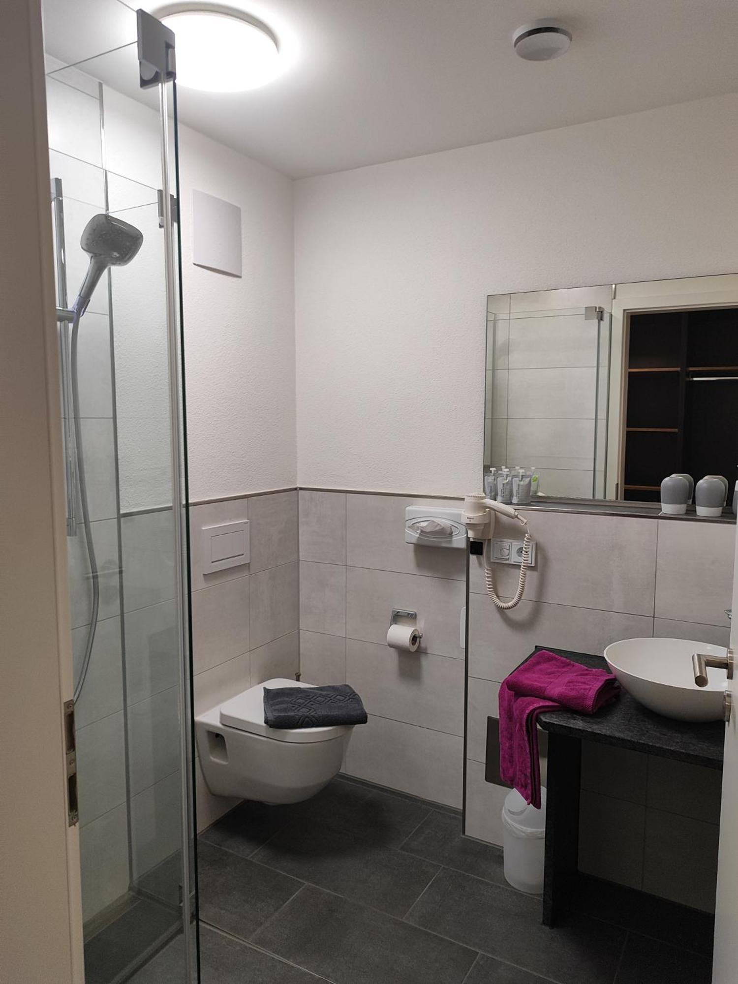 Hotel Gaestehaus Stock Zimmer Baeumle Friedrichshafen Bagian luar foto